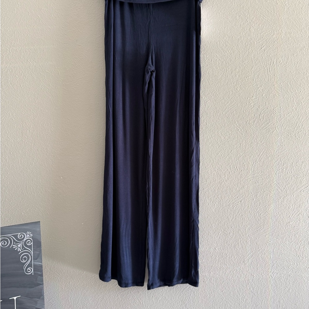 Ultra Flirt Navy Women's Leggings. Waist 14-18”, rise 10”. Inseam 30”
